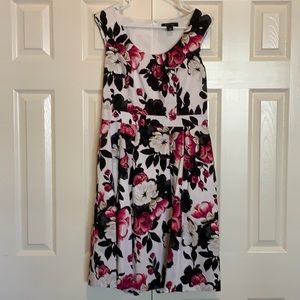 White House, Black Market Floral Cocktail dress